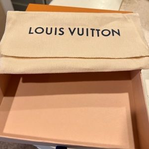 Louis Vuitton box & dust cover